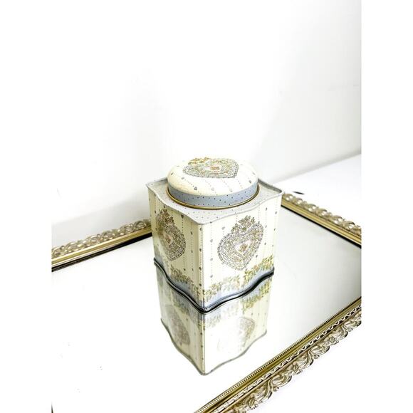Vintage Rectangular Heart Tea Tin With Lid Cottagecore - Picture 3 of 9